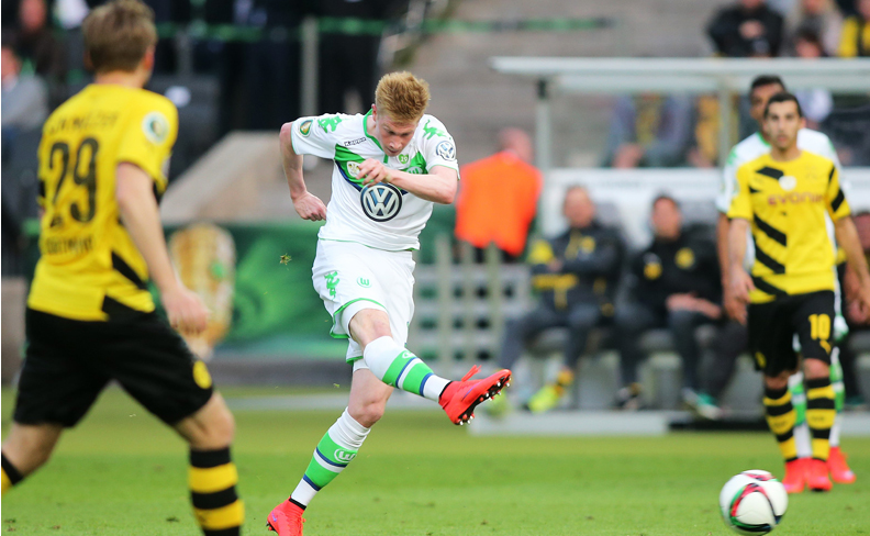 曼联在传闻中受到“特殊”德甲边锋的诱惑，内部人士透露他被告知要拒绝转会（曼联据传看上“特别”德甲边锋，知情者称球员已被建议拒绝加盟）