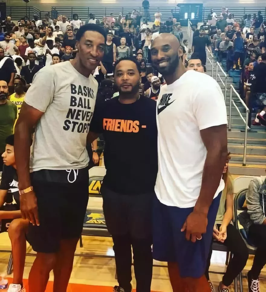 湖人炮轰裁判！詹姆斯直言尺度不一致 雷迪克称喊话联盟没人理（湖人怒斥判罚：詹姆斯批吹罚尺度不一，雷迪克称向联盟反映无人理会）