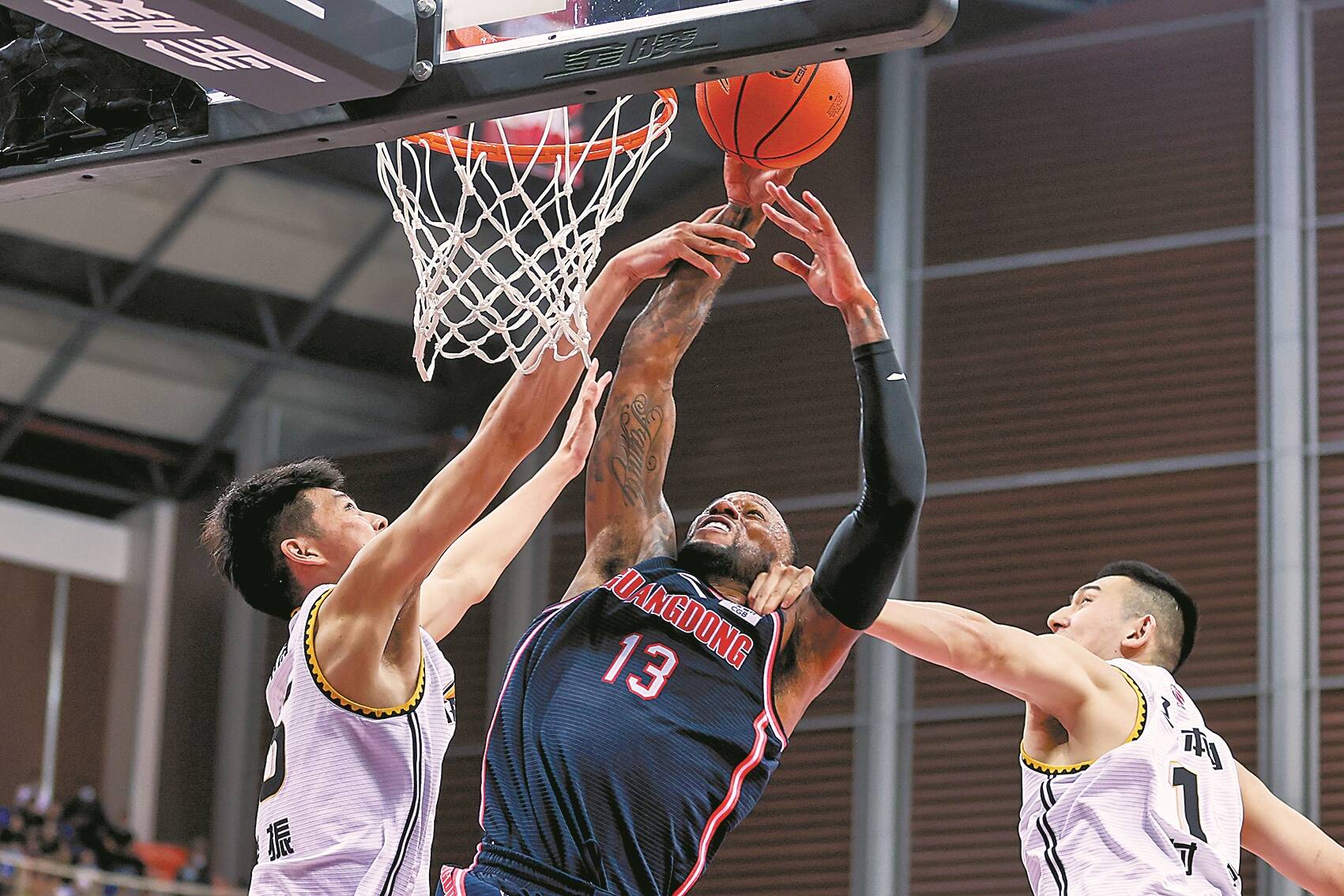 含金量十足！马刺力压西部第2-4位强敌跻身杯赛四强 将战西部第一（含金量爆表！马刺力克西部二至四名豪强挺进杯赛四强，对决西部第一）