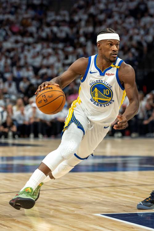 德甲第15轮指南：多特门兴上演普鲁士德比，汉堡盼爆冷法鹰（德甲第15轮看点：多特迎战门兴上演普鲁士德比，汉堡力争爆冷法鹰）