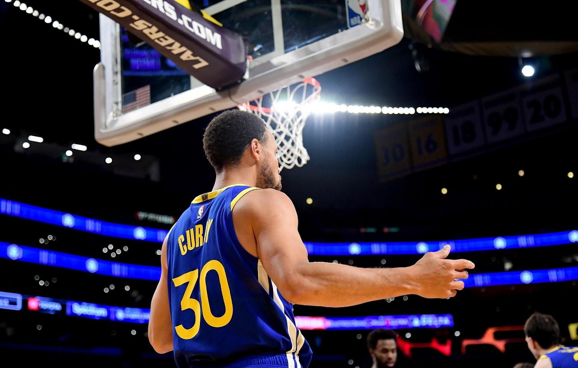 海港在亚冠已跨赛季10场不胜，上次赢球是整整一年前（海港亚冠跨季10场未尝胜绩，距上次取胜已满一年）